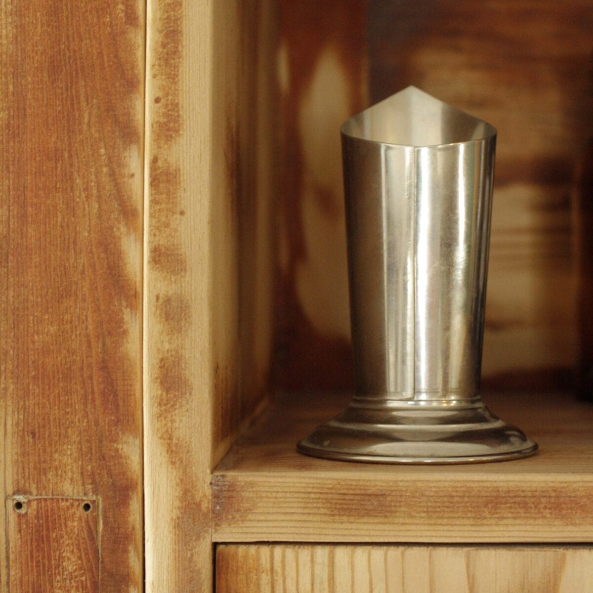 Vas av tenn featured image