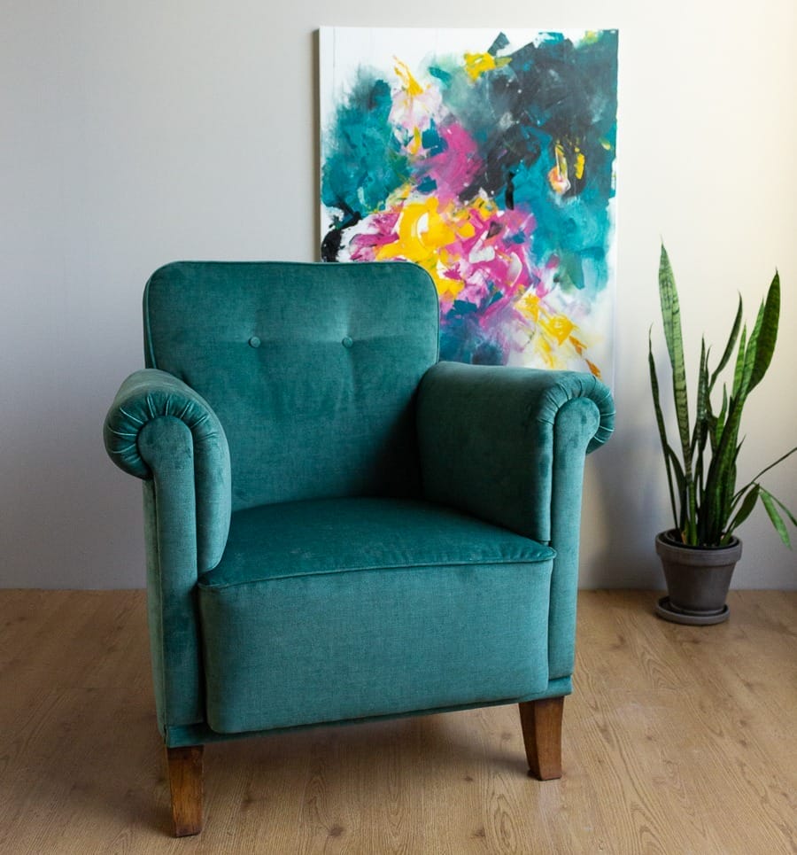 Samettinen nojatuoli featured image