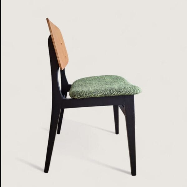 Mustat retrotuolit teak-selkänojalla - Image 4